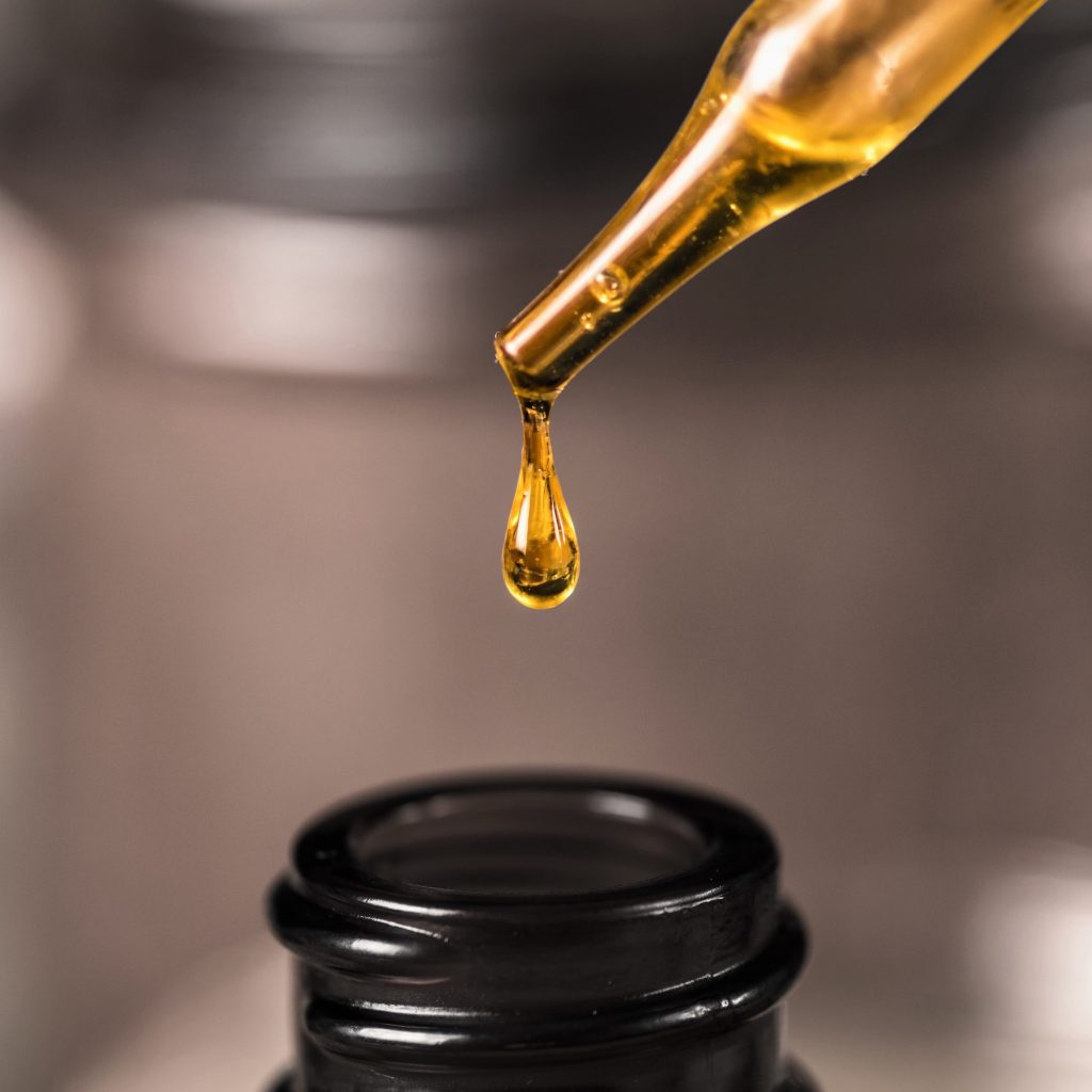 Europas Beste CBD-olje | 100% Fullspektret 4 MELS Premium CBD golden oil drop